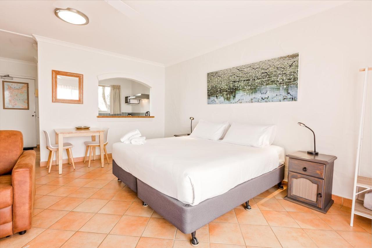 Canal Rocks Beachfront 4*