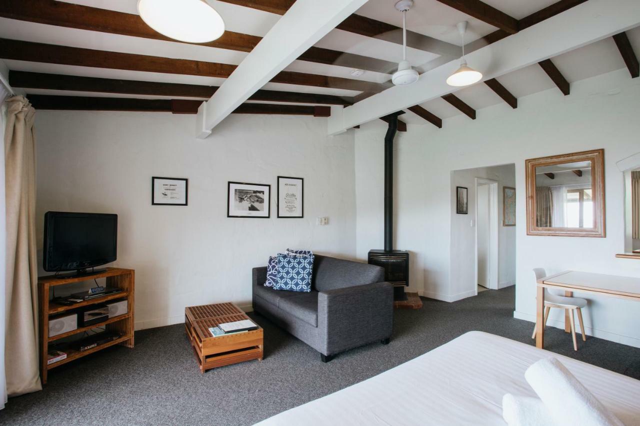 Canal Rocks Beachfront Aparthotel